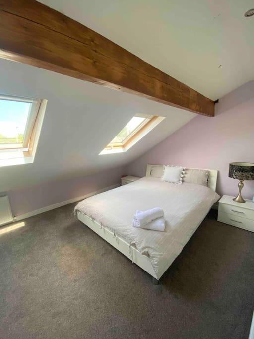 Apartmán Contemporary Duplex - Private Patio & Parking Stockport Exteriér fotografie